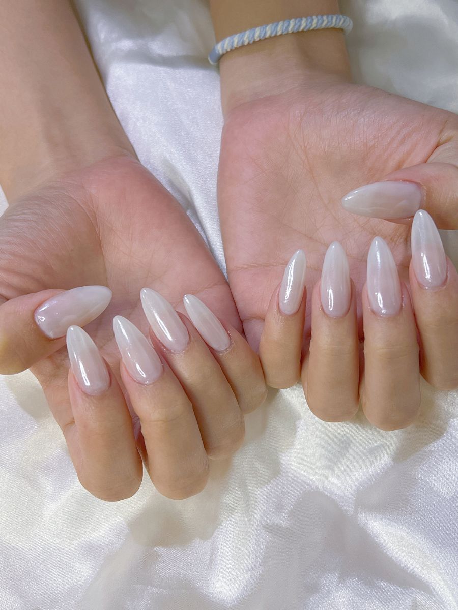 AIRINAILS DIARY - Milky White Glazed Glam Chrome PVC Extensions