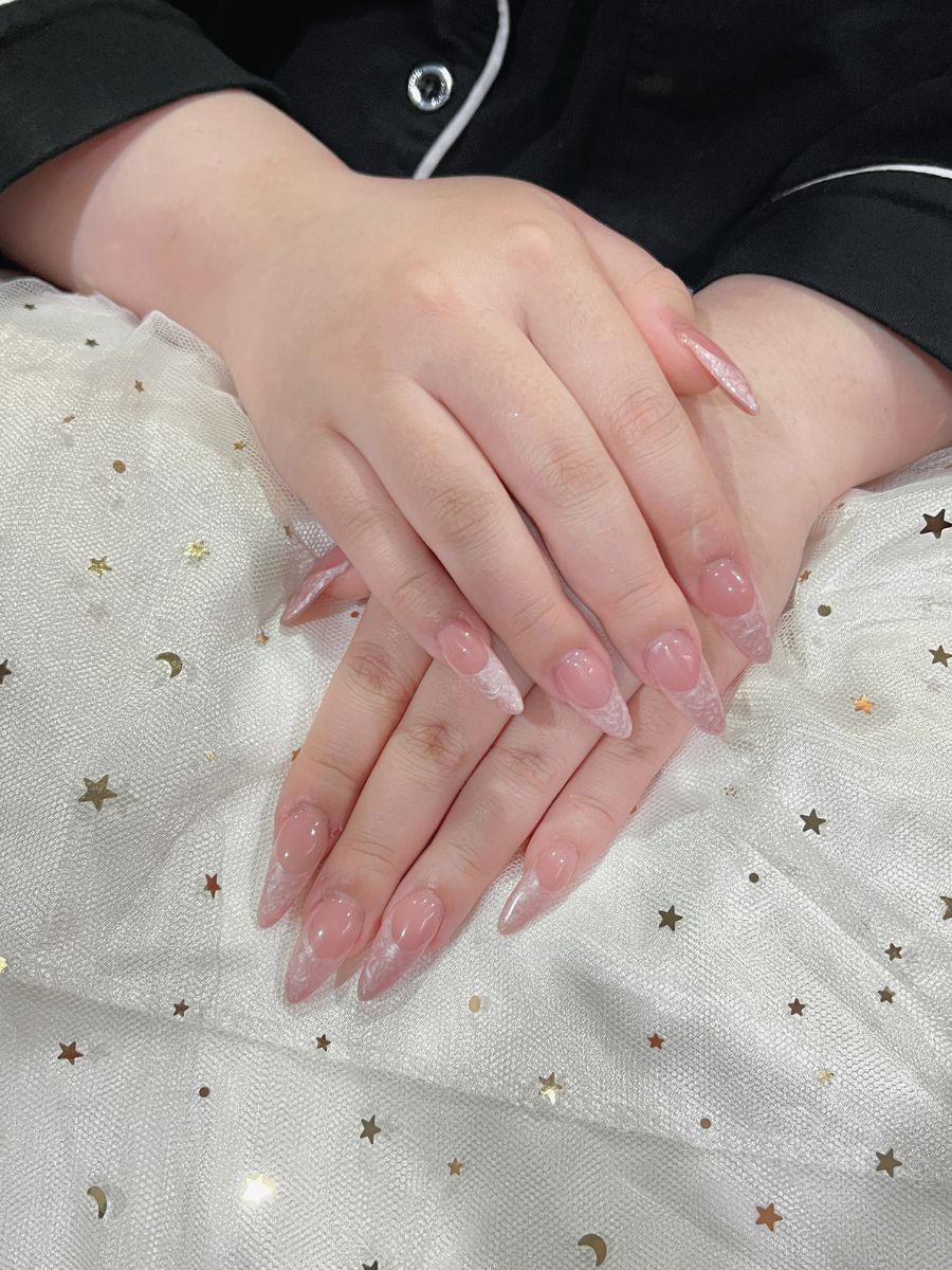 AIRINAILS DIARY - Couture Sculpted Acrylics with Pink Pearl French Tips